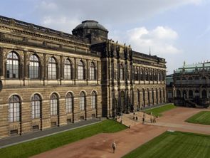 Semperova galerie v drážďanském Zwingeru Semperova galerie v drážďanském Zwingeru